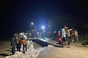 TP Đà Nẵng: Gần 1000 người xuyên đêm cứu kè An Lương xã Duy Nghĩa bị sạt lở nghiêm trọng