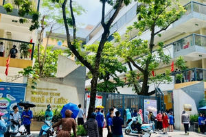 Ngày thi đầu tiên Kỳ thi lớp 10 ở Hà Nội: Nhiều thí sinh mang điện thoại vào phòng thi