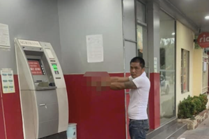 Khống chế con nghiện ma túy làm loạn, đập vỡ kính trụ sở