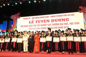 Trọng dụng nhân tài - cơ chế chưa bắt nhịp thực tiễn: Kỳ 1 - Dè dặt với nhân tố mới