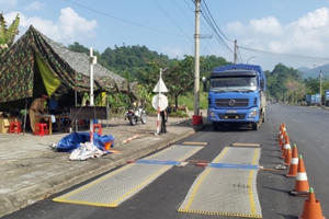Bắc Kạn: Bí thư Tỉnh ủy chỉ đạo bắt xe chở hàng quá tải "khủng"