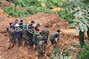 Chủ tịch nước gửi lời thăm hỏi, chia buồn tới các gia đình bị nạn trong vụ sát lở ở Hà Giang