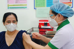 Bệnh viện Hoàn Mỹ Cửu Long tiêm vaccine ngừa Covid-19 cho phụ nữ mang thai và đang cho con bú