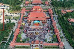 Cận cảnh nơi thỉnh vong, giải nghiệp tại chùa Ba Vàng