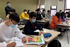 Tạm dừng đến trường, không dừng việc học