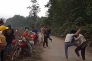 Nghệ An: Xác minh clip 2 nữ sinh ẩu đả ở huyện Nghĩa Đàn