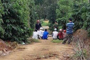 Đắk Nông: Nghi án người cha sát hại 2 con rồi treo cổ tự tử Đắk Nông: Nghi án người cha sát hại 2 con rồi treo cổ tự tử