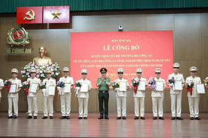 Bộ Công an công bố các Quyết định về tổ chức, cán bộ Công an 34 tỉnh, thành phố