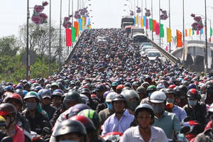 Nhọc nhằn đường về thành phố Nhọc nhằn đường về thành phố