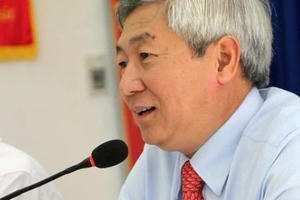 Những cán bộ nào của TPHCM đã “lạm phát xuất ngoại”?