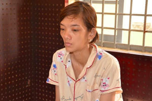 Người phụ nữ dùng khăn siết chết con ruột 3 tuổi để...trả thù chồng