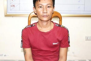 Vác dao đến trụ sở chém công an xã