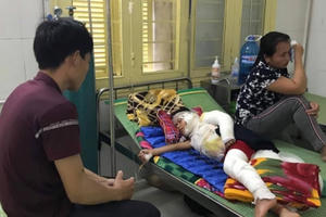 Nhóm lửa bằng xăng, bé trai bị bỏng nặng toàn thân