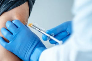 Hôm nay 100 tình nguyện viên đầu tiên ở Hà Nội tiêm thử nghiệm vaccine Covid-19 ARCT-154