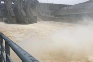 Thừa Thiên Huế cho học sinh nghỉ học, các hồ thủy điện điều tiết xả lũ do mưa lớn