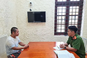 "Nữ quái" cải trang thành nam giới suốt 16 năm để trốn lệnh truy nã