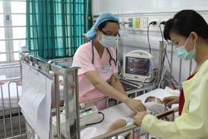 4 ca tử vong do ho gà