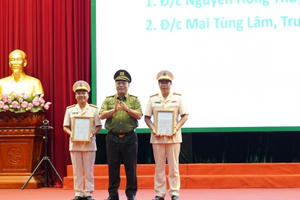 Công an Hà Nội công bố quyết định thăng cấp bậc hàm năm 2022