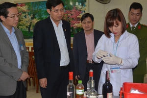 Hà Nội: Thu giữ 550 lít rượu không rõ nguồn gốc