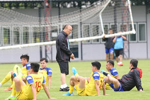 Việt Nam - Thái Lan: Tuyển Việt Nam sẵn sàng, người Thái căng thẳng