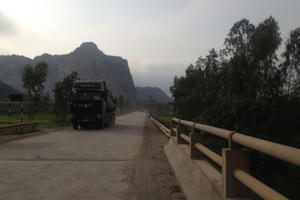 Quảng Bình: Quốc lộ 12A kêu cứu vì... xe quá tải