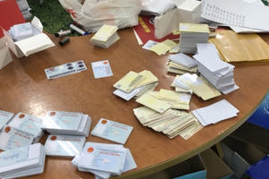 Hưng Yên: Triệt phá đường dây làm bằng giả, thu 5 tấn phôi gần 4000 con dấu