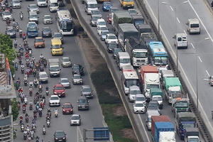 Tin kinh tế 6AM: Thu phí ô tô vào nội đô Hà Nội từ đường vành đai 3; Xe kinh doanh sẽ phải gắn hộp đèn