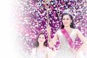 Hoa hậu Tiểu Vy: Từ cô gái vấp té đến những bước chân tự tin trên sàn diễn Miss World 2018