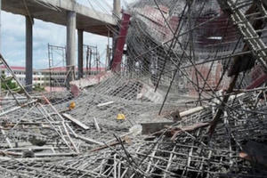 Sập giàn giáo, mái che công trình trụ sở UBND xã, một thợ xây tử vong