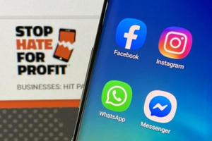 Bị tẩy chay hàng loạt, giá cổ phiếu của Facebook giảm mạnh