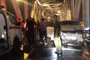 Tai nạn nghiêm trọng trên cầu Chương Dương, 3 người thương vong