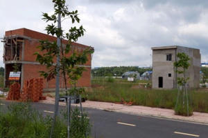 Địa ốc 7AM: Vụ 'xẻ thịt' đất công ở Bình Dương dùng tiền “xoa dịu” khách hàng? Địa ốc 7AM: Vụ 'xẻ thịt' đất công ở Bình Dương dùng tiền “xoa dịu” khách hàng?