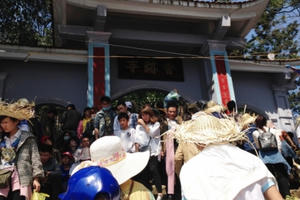 Hà Tĩnh: Nườm nượp người trẩy hội tại Hoan Châu đệ nhất danh lam