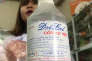 Nhà thuốc Vĩnh Phúc bán cồn Đại Lợi không có giấy phép sản xuất, lưu hành Nhà thuốc Vĩnh Phúc bán cồn Đại Lợi không có giấy phép sản xuất, lưu hành