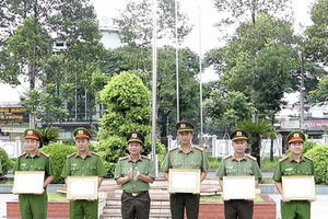 Bộ trưởng Bộ Công an tặng bằng khen cho tập thể và cá nhân Công an Bình Phước