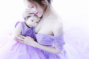 Nhan sắc trông “mòn con mắt” của gái một con Elly Trần