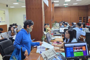 Trung tâm Hành chính công Quảng Ninh hoạt động ổn định trong ngày đầu sau sáp nhập