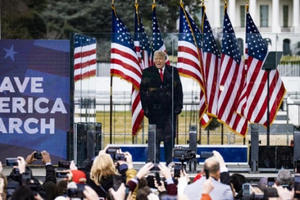 Tổng thống Trump dịu giọng kêu gọi hòa giải, đối mặt nguy cơ bị điều tra