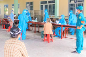 Bình Dương ưu tiên tiêm vaccine cho người dân “vùng đỏ” và lực lượng tuyến đầu