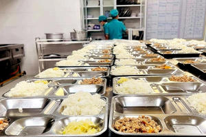 Chủ tịch tỉnh Quảng Bình yêu cầu xác minh việc bữa ăn bán trú phải đóng 2 lần thuế