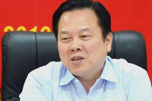 Chủ tịch ‘Siêu’ Ủy ban: ‘Có lúc, chúng tôi vừa chạy vừa xếp hàng’