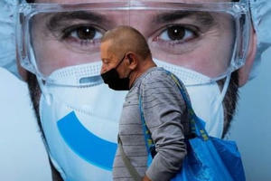 Khoa học lý giải nguyên nhân tại sao có người mắc COVID-19, có người không?