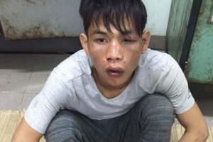 Người dân choáng váng vì hơi cay của tên “đá xế”