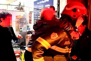 Hà Nội: Cháy lớn lúc rạng sáng khiến 1 người tử vong, cứu thoát 6 người