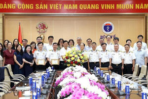 Bộ Y tế tặng hơn 5,9 tỷ đồng cho cán bộ, chiến sỹ và nhân dân tại quần đảo Trường Sa và Nhà giàn DK1