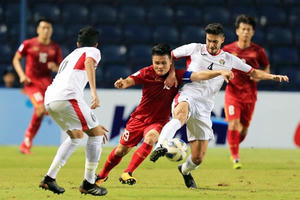 U23 Việt Nam - U23 CHDCND Triều Tiên: Vừa đá vừa phải nghe ngóng