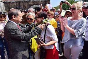 Những vị khách quốc tế 'xông đất' Hoàng Cung Huế