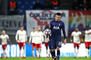 Vòng 1/8 Champions League: Tottenham, Valencia cúi đầu rời cuộc chơi một cách bạc nhược