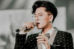 Chân dung chàng ca sĩ, nhạc sĩ trẻ tài năng sáng tác ca khúc "gây bão" thu hút sự chú ý của giới trẻ