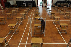 Hong Kong: Bất chấp dịch Covid-19, 52.000 học sinh thi đại học vào tuần sau